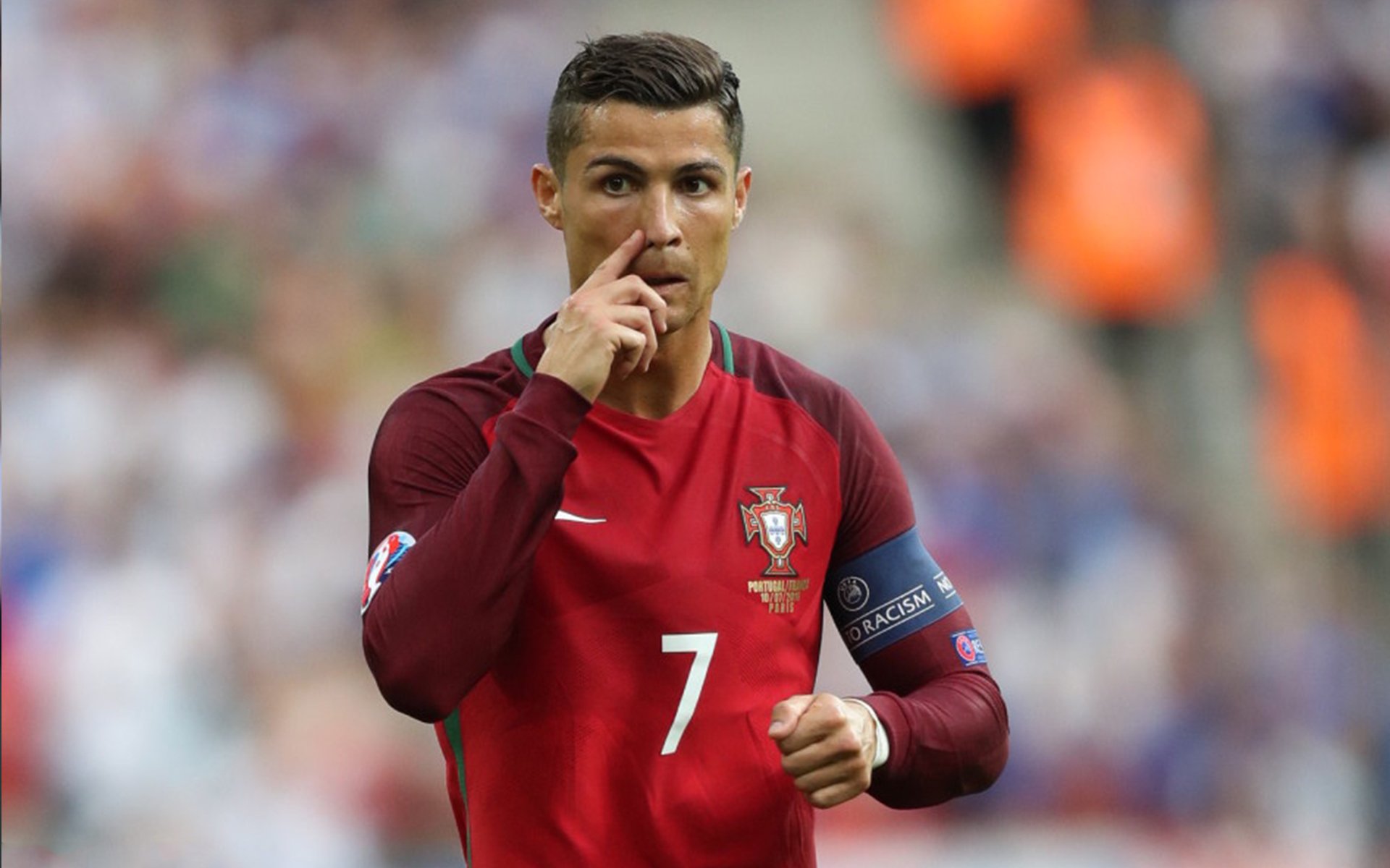 铁血蓝黑踏平巴黎之夜，德里赫特如何以统帅之姿接管欧冠淘汰赛